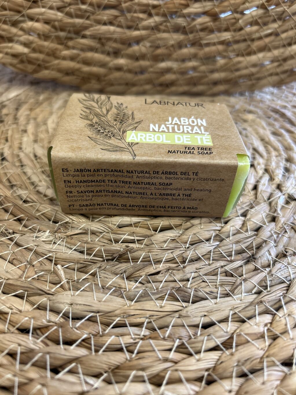 JABÓN ARTESANAL NATURAL DE ÁRBOL DEL TÉ