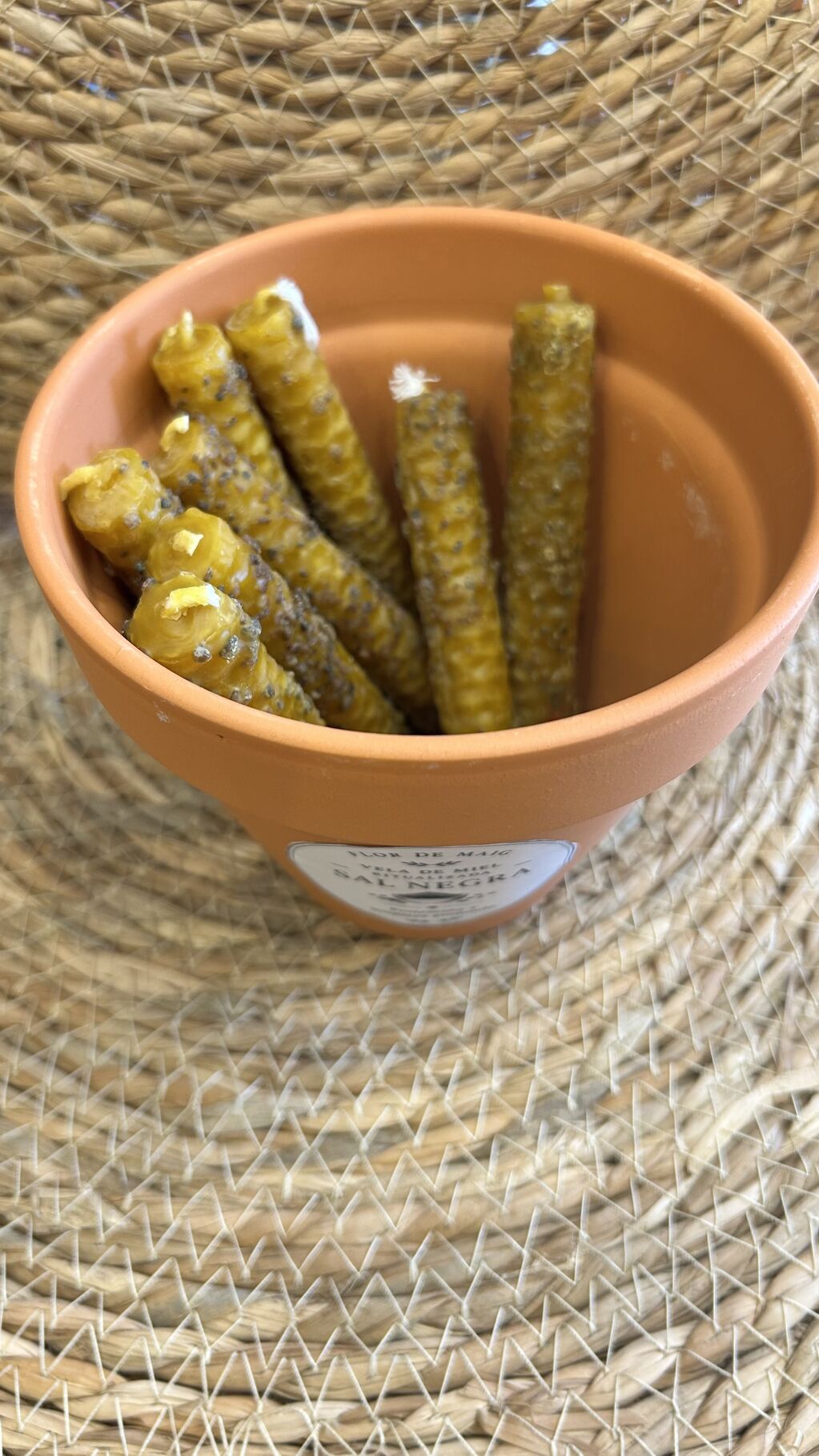VELA DE MIEL CON SAL NEGRA