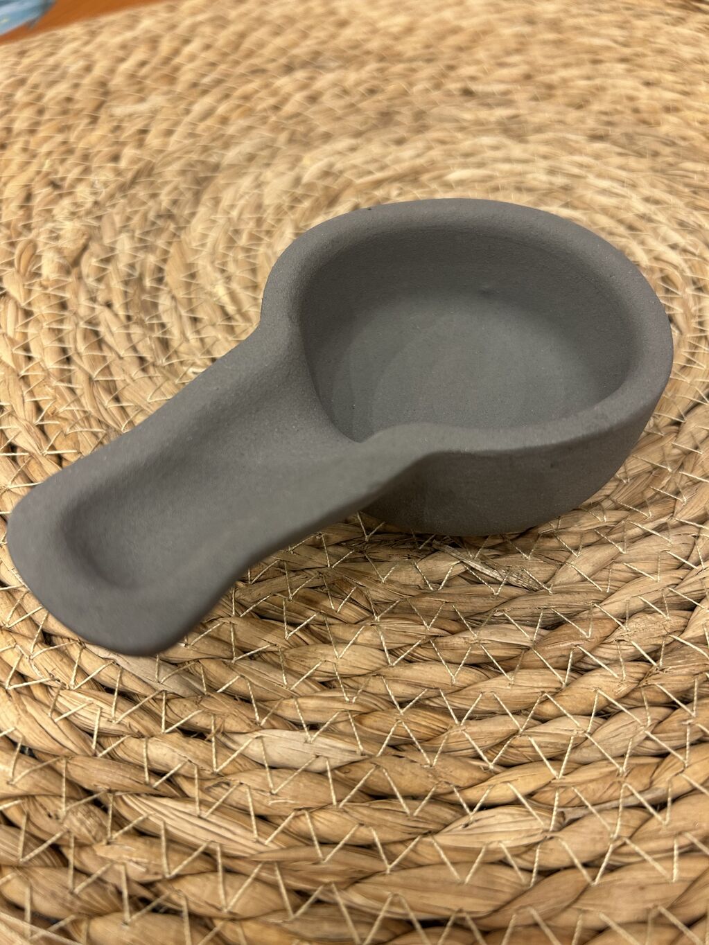SAHUMADOR DE CERÁMICA GRIS