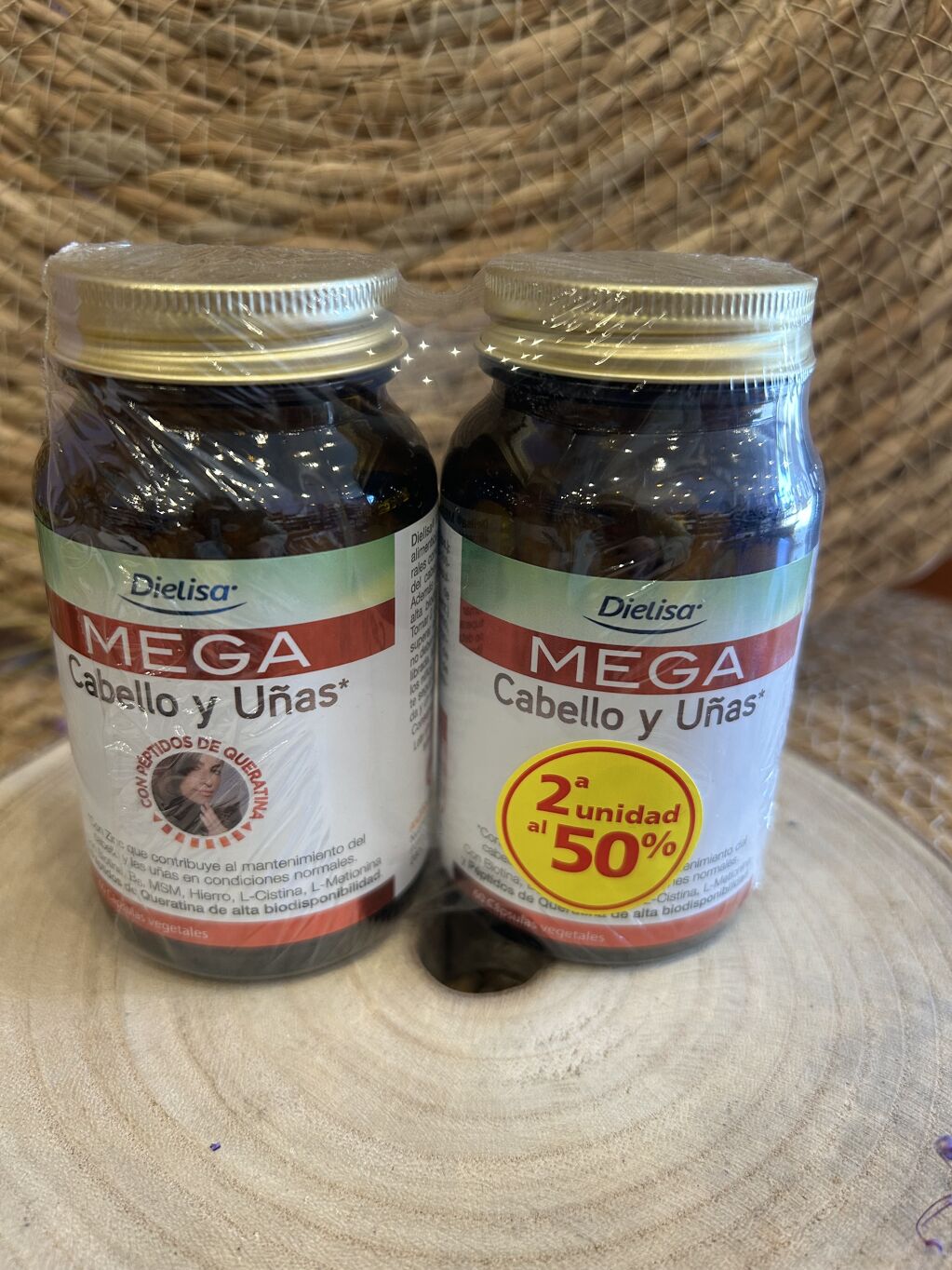MEGA CABELLO Y UÑAS