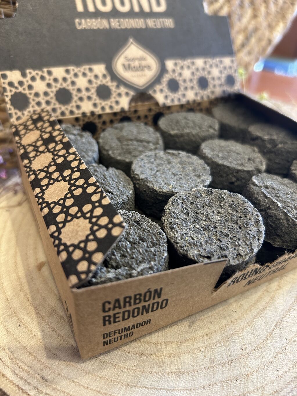 CARBÓN REDONDO NEUTRO SAGRADA MADRE