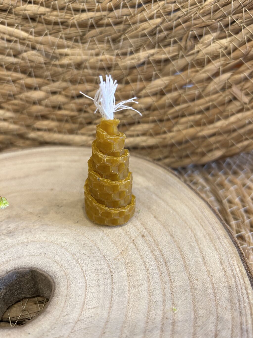 VELAS DE MIEL ESPIRAL 2X5 CENTÍMETROS.