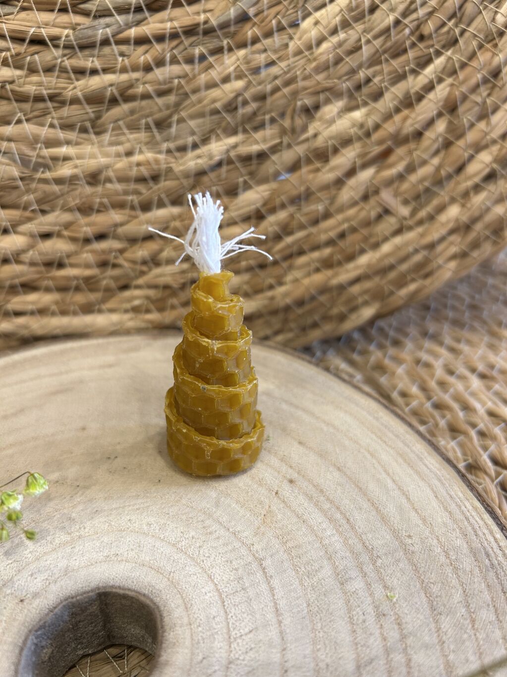 VELAS DE MIEL ESPIRAL 2X5 CENTÍMETROS.