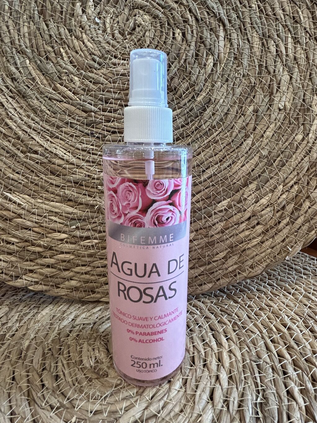 AGUA DE ROSAS