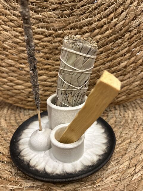 SOPORTE 3 EN 1 MANDALA BLANCO Y GRIS DE CERÁMICA PARA PALO SANTO, ATADOS E INCIENSO - img_2793.jpg